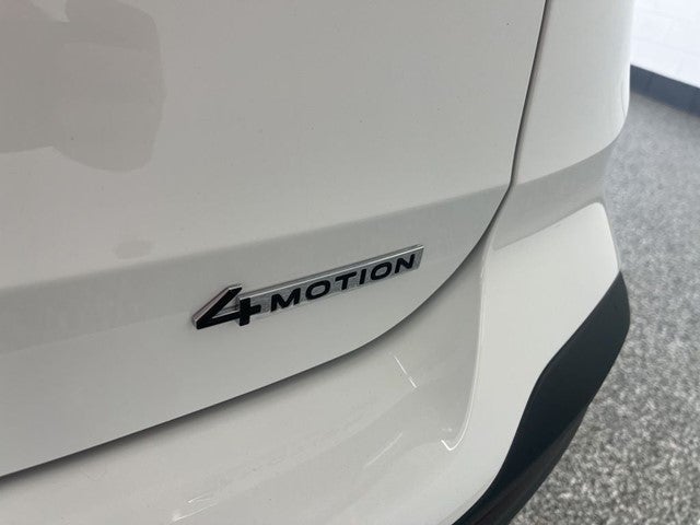 2026 Volkswagen Taos 1.5T SE Black