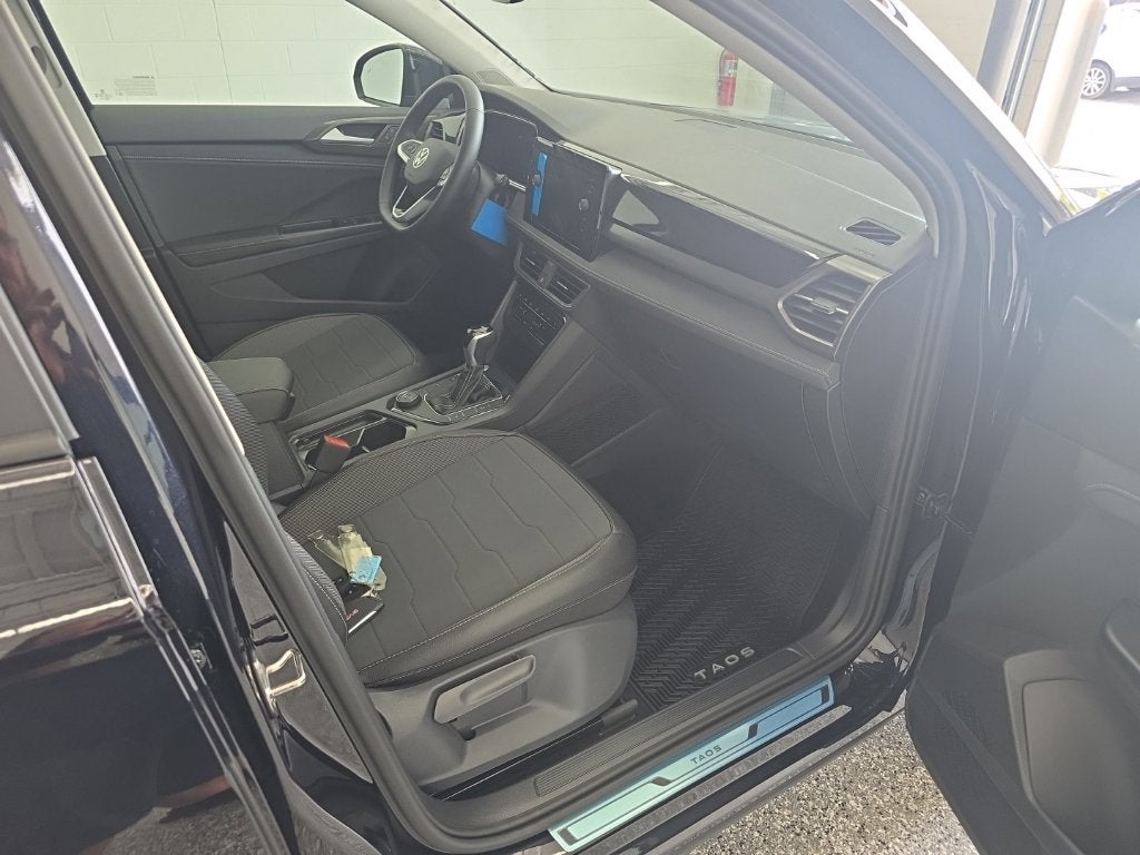 2027 Volkswagen Taos 1.5T SE Black