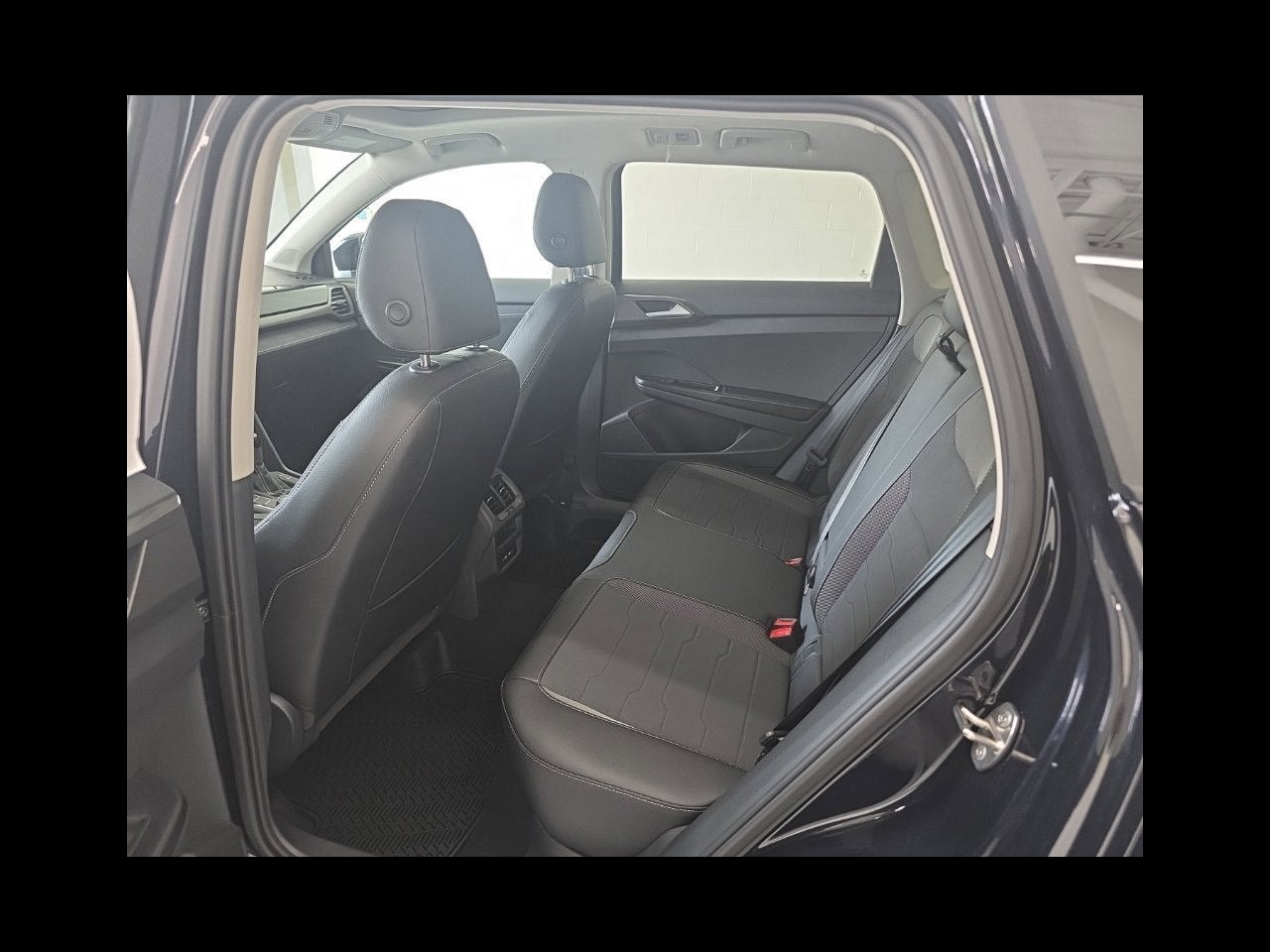 2027 Volkswagen Taos 1.5T SE Black