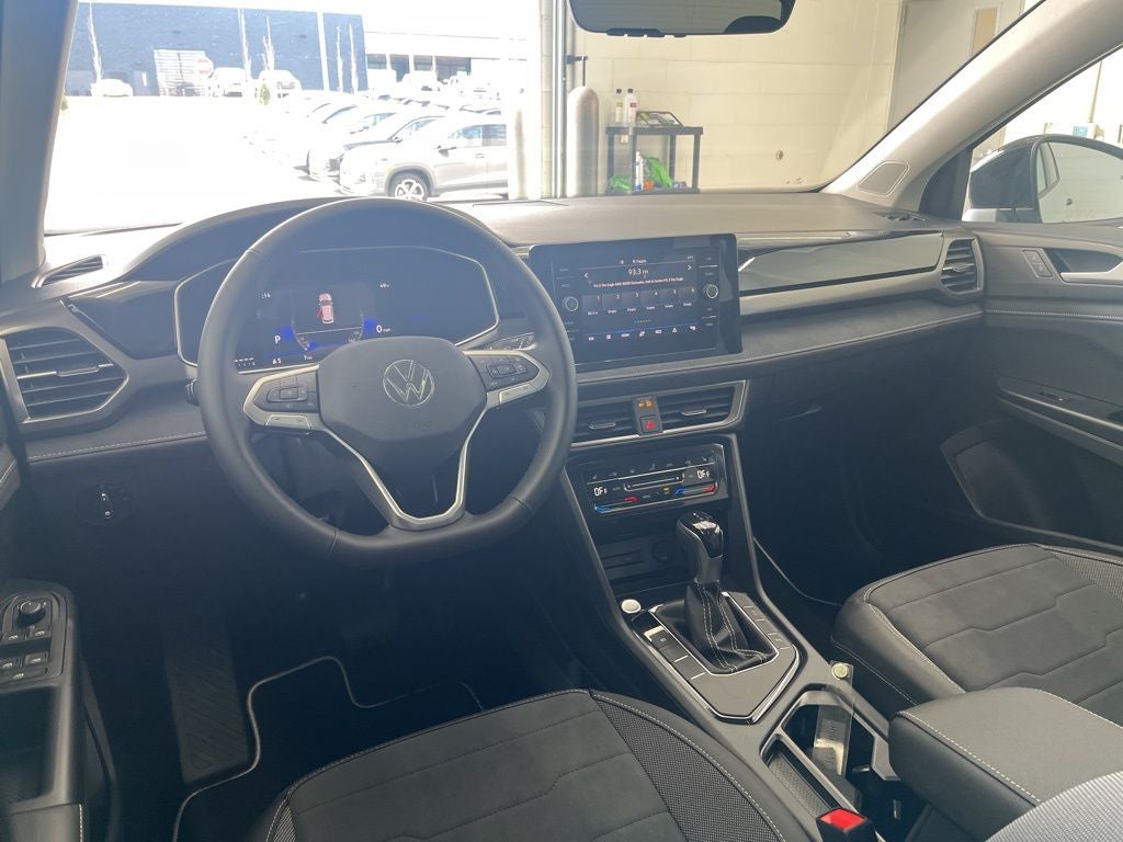 2026 Volkswagen Taos 1.5T SE Black