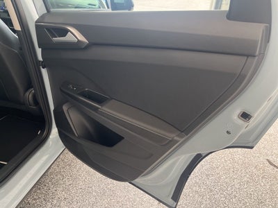 2026 Volkswagen Taos 1.5T SE Black