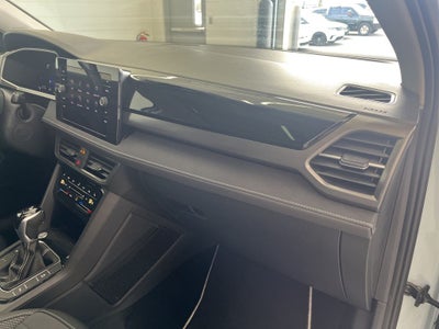 2026 Volkswagen Taos 1.5T SE Black
