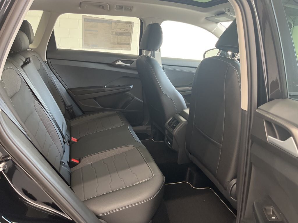 2026 Volkswagen Taos 1.5T SE Black