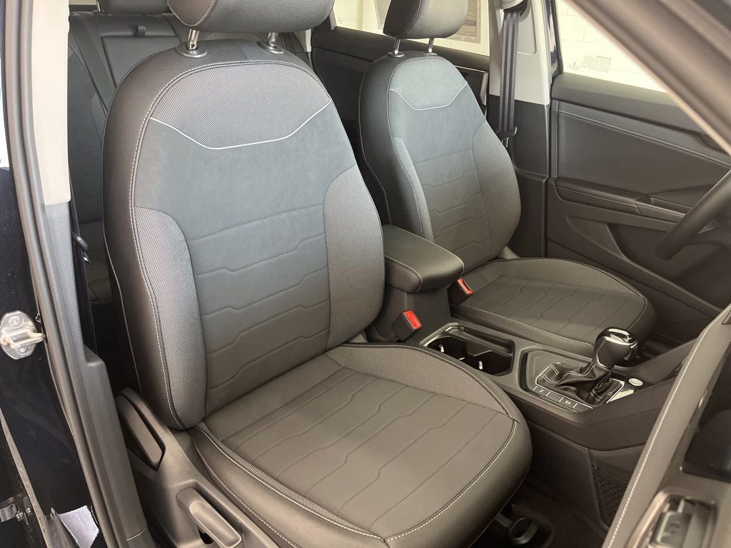 2026 Volkswagen Taos 1.5T SE Black
