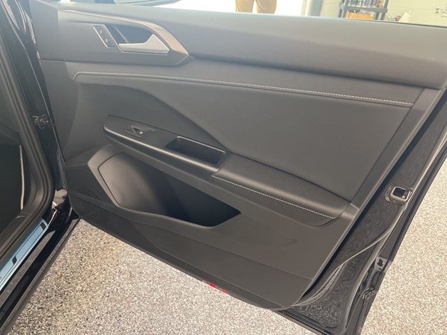 2026 Volkswagen Taos 1.5T SE Black