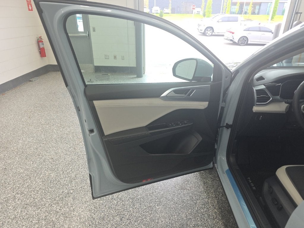 2027 Volkswagen Taos 1.5T SE