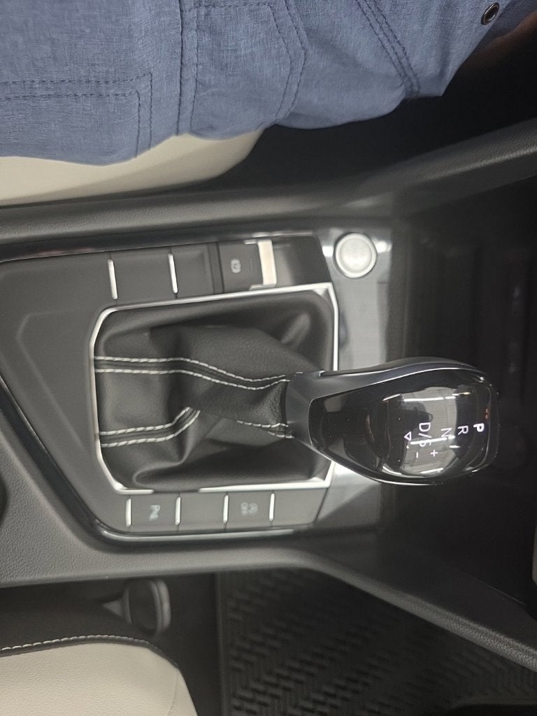 2027 Volkswagen Taos 1.5T SE
