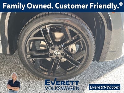 2026 Volkswagen Tiguan 2.0T SE R-Line Black