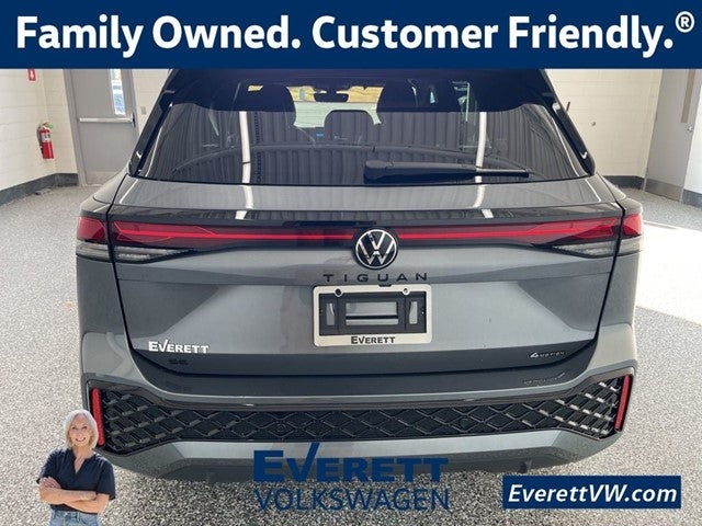 2026 Volkswagen Tiguan 2.0T SE R-Line Black