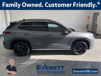 2026 Volkswagen Tiguan 2.0T SE R-Line Black