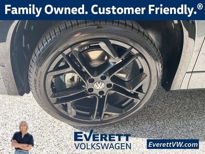 2026 Volkswagen Tiguan 2.0T SE R-Line Black