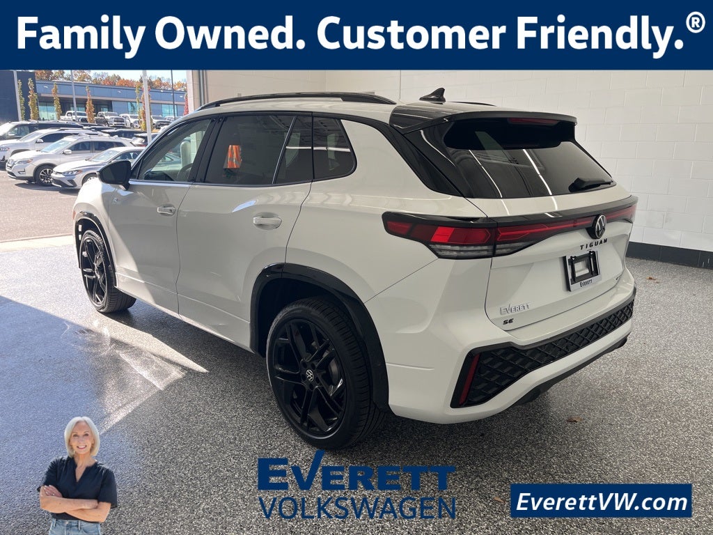 2026 Volkswagen Tiguan 2.0T SE R-Line Black