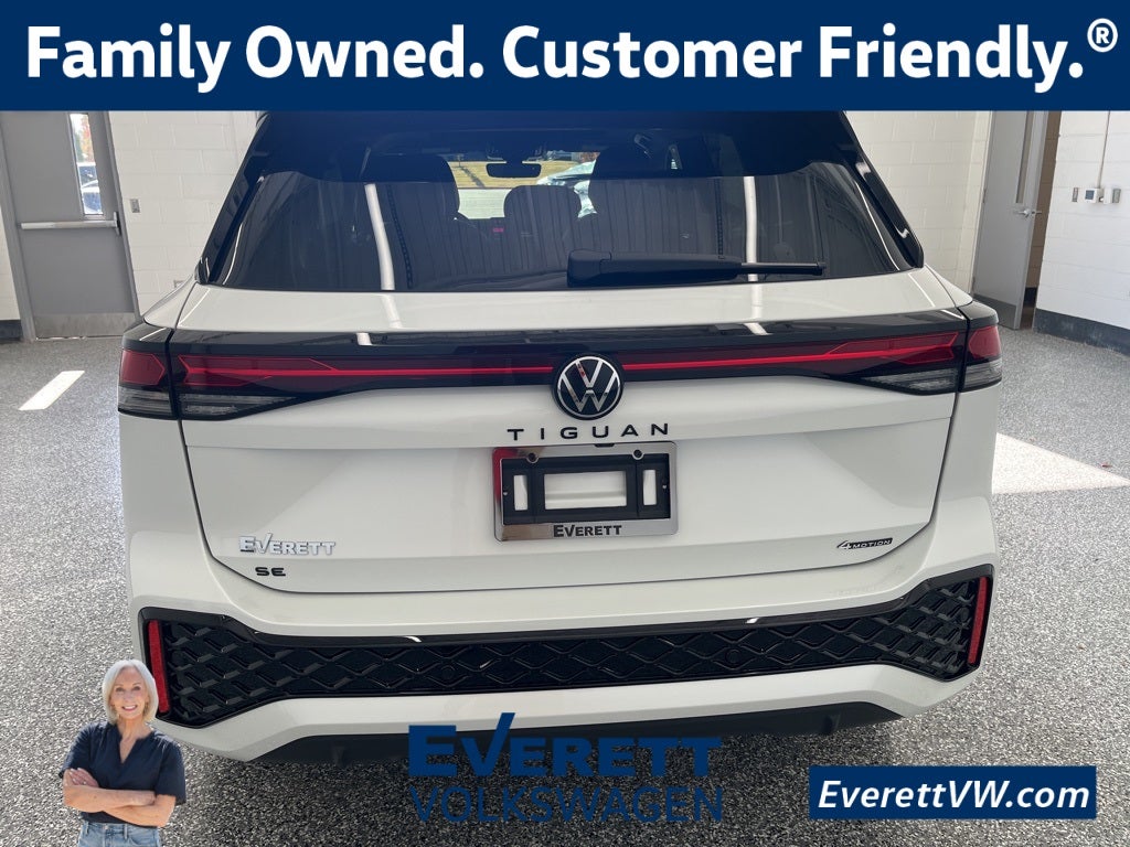 2026 Volkswagen Tiguan 2.0T SE R-Line Black