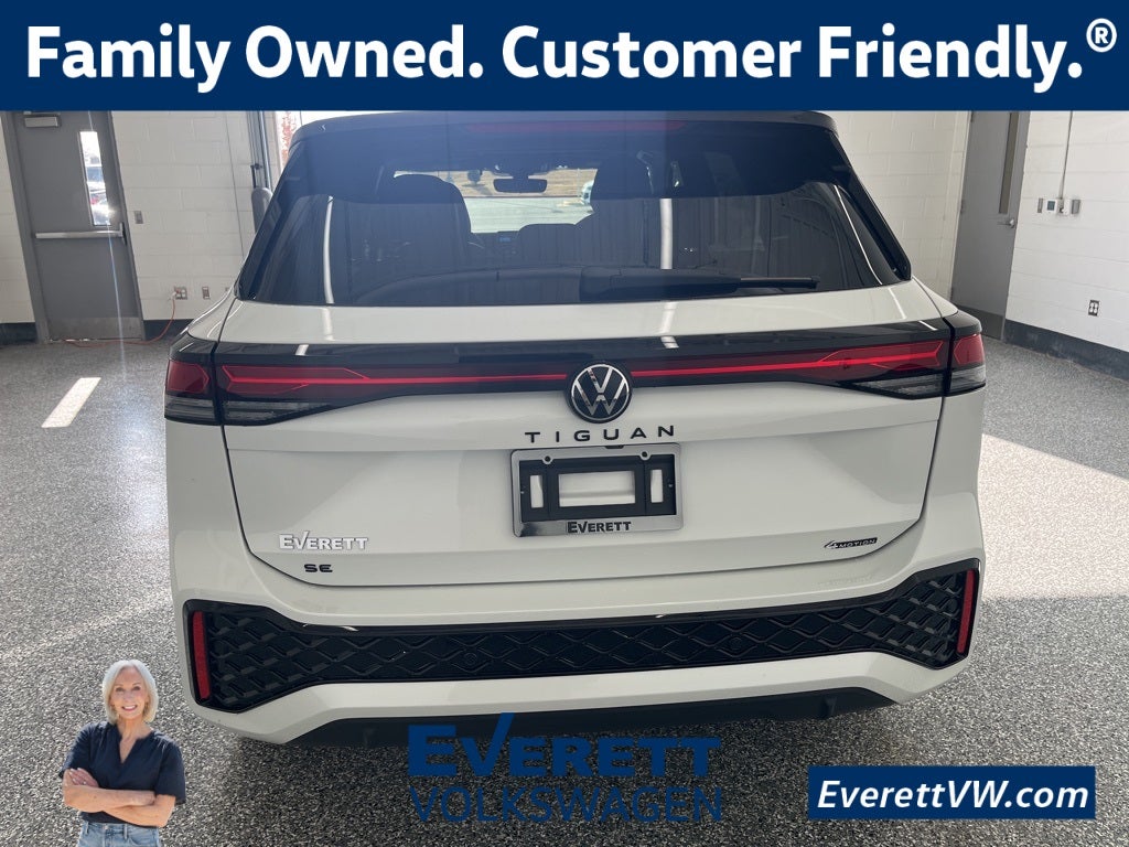 2026 Volkswagen Tiguan 2.0T SE R-Line Black