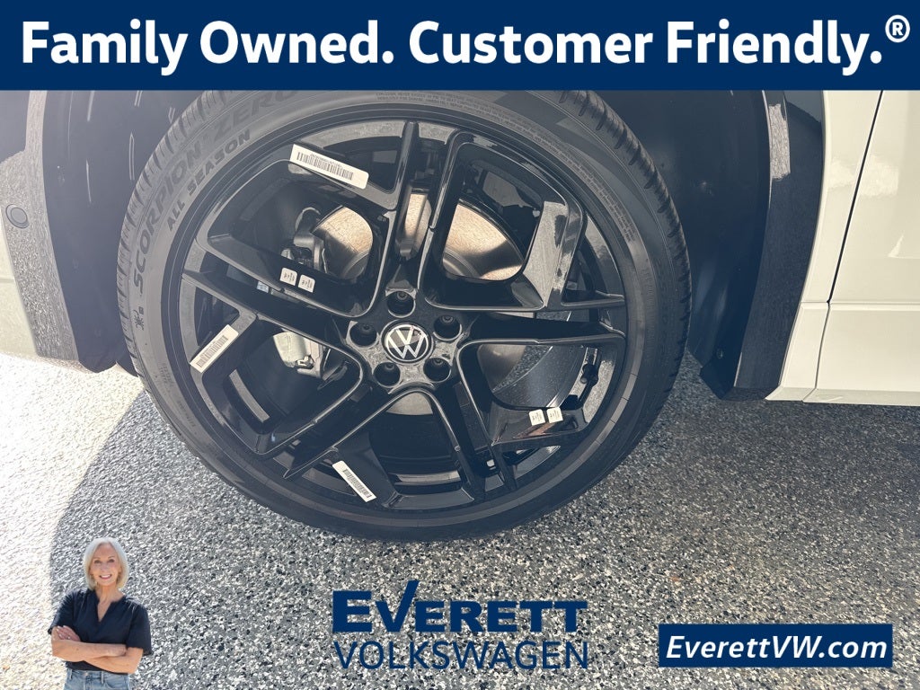 2026 Volkswagen Tiguan 2.0T SE R-Line Black