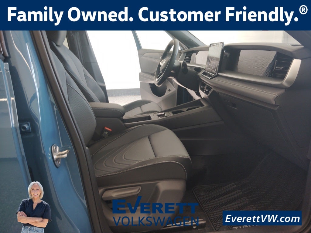 2026 Volkswagen Tiguan 2.0T SE R-Line Black