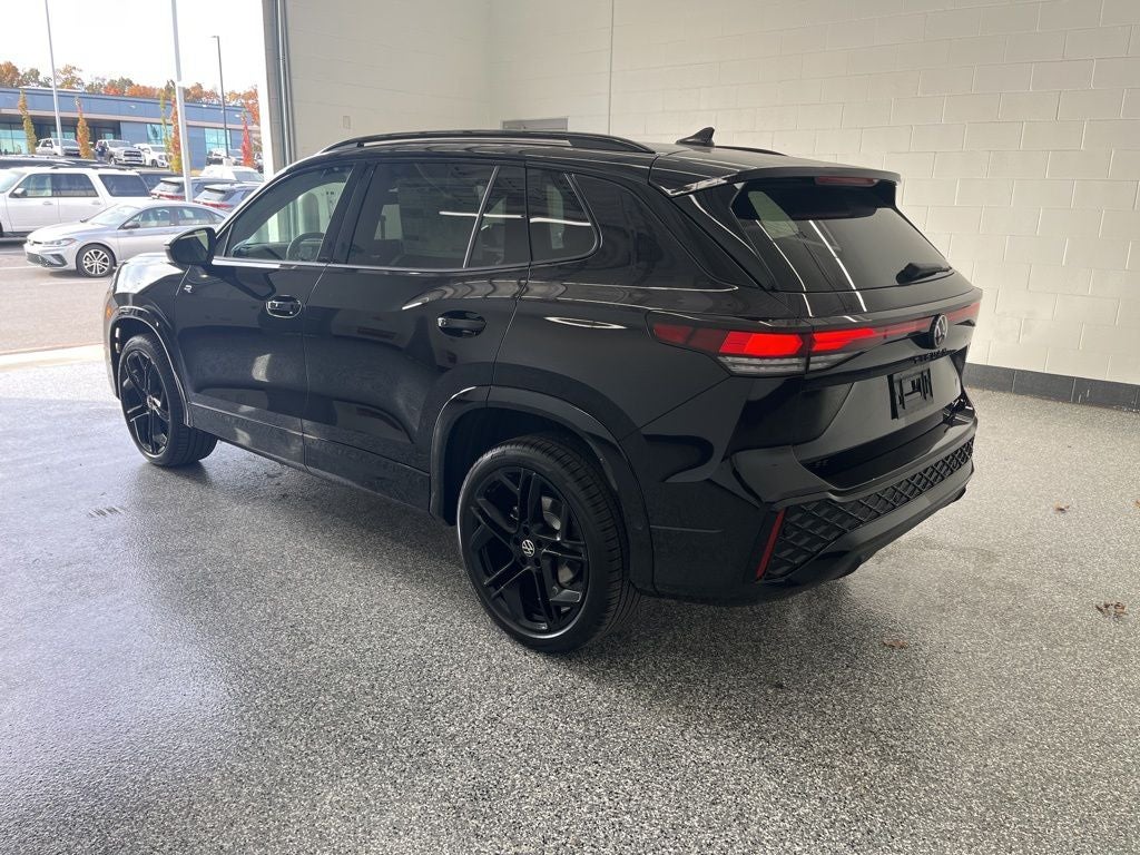 2026 Volkswagen Tiguan SE R-LINE BLACK