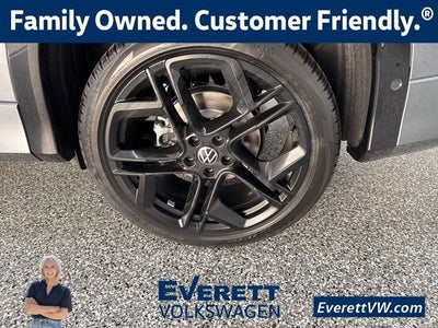 2026 Volkswagen Tiguan 2.0T SE R-Line Black