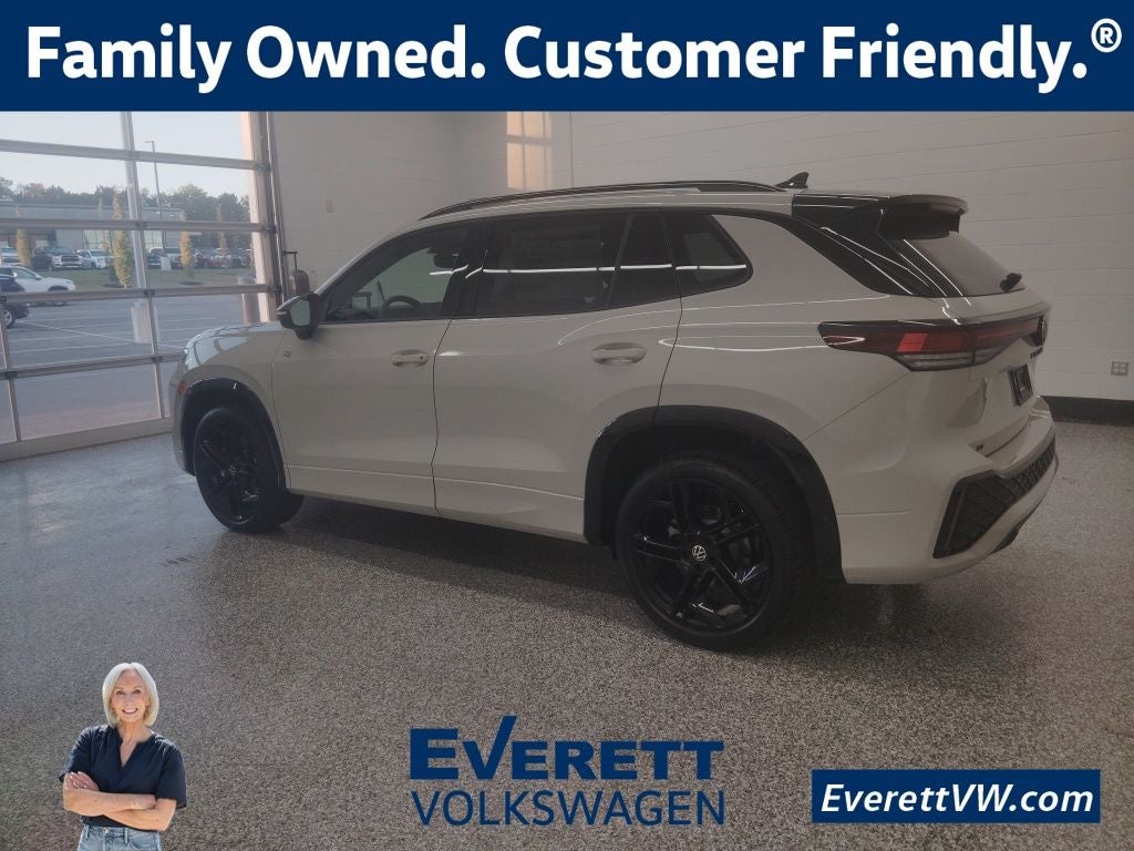 2026 Volkswagen Tiguan 2.0T SE R-Line Black