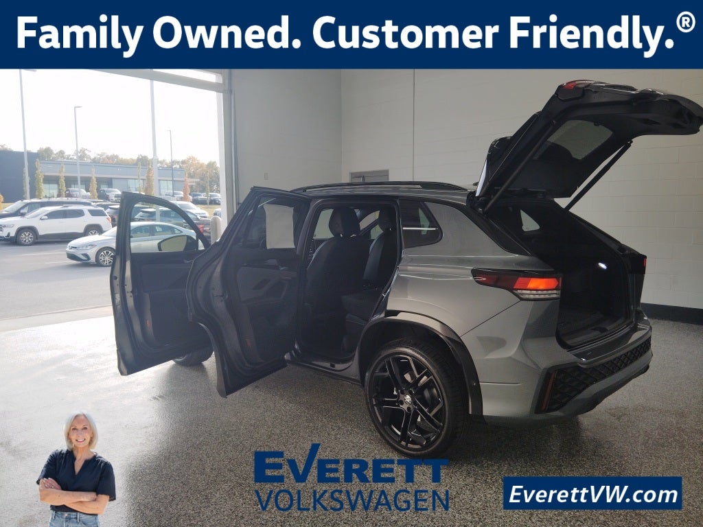 2026 Volkswagen Tiguan 2.0T SE R-Line Black