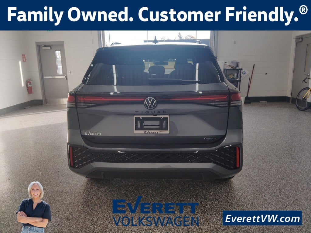 2026 Volkswagen Tiguan 2.0T SE R-Line Black