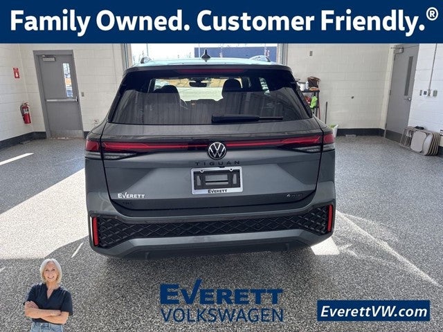 2026 Volkswagen Tiguan 2.0T SE R-Line Black