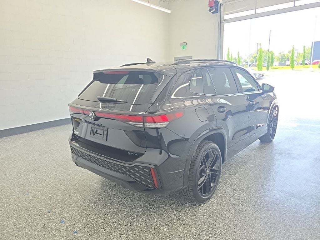 2026 Volkswagen Tiguan 2.0T SE R-Line Black