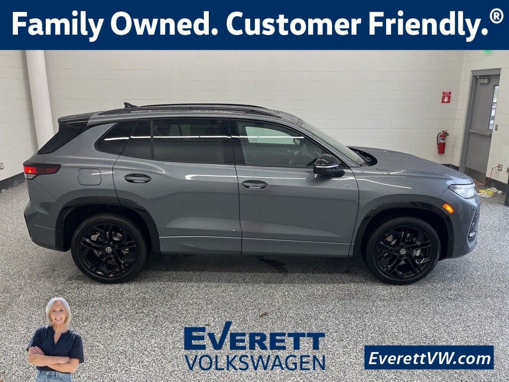 2026 Volkswagen Tiguan 2.0T SE R-Line Black