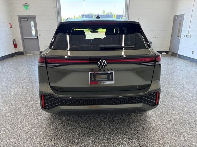 2026 Volkswagen Tiguan 2.0T SE R-Line Black