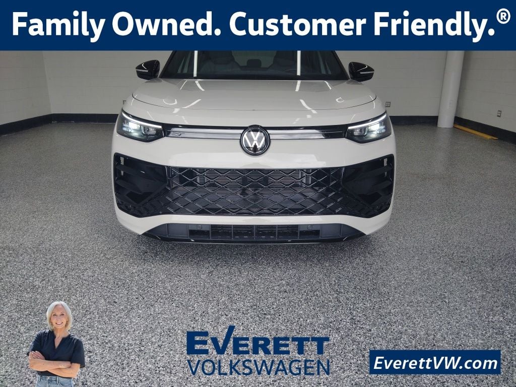 2026 Volkswagen Tiguan SE R-LINE BLACK