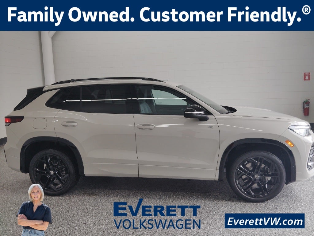 2026 Volkswagen Tiguan SE R-LINE BLACK