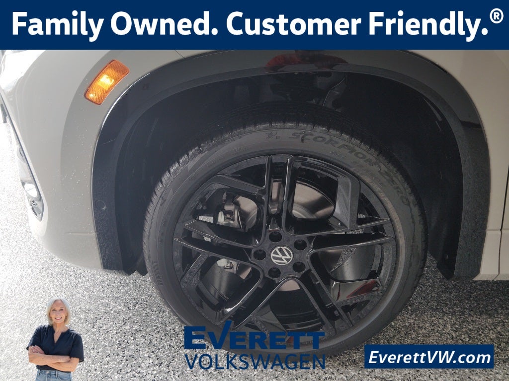 2026 Volkswagen Tiguan SE R-LINE BLACK