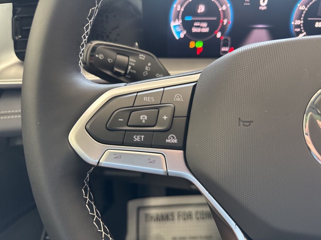 2025 Volkswagen Tiguan 2.0T SE