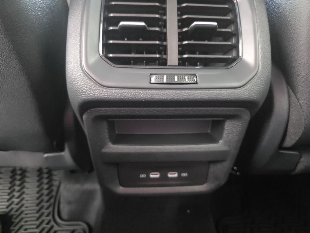 2027 Volkswagen Taos 1.5T SE