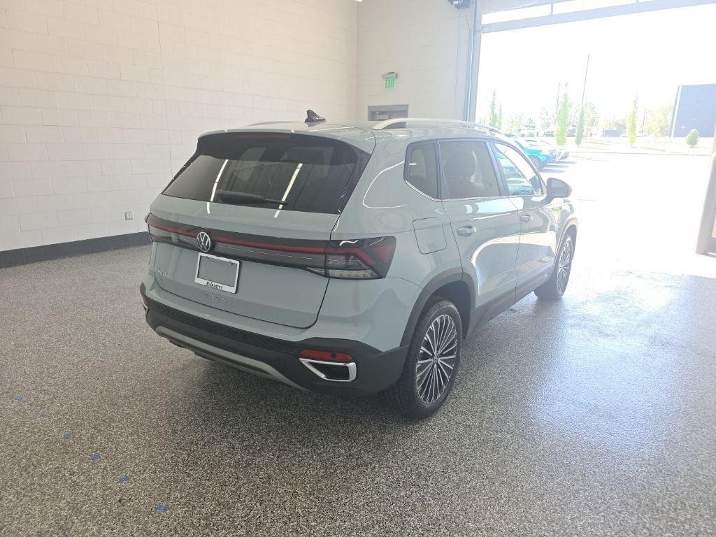 2027 Volkswagen Taos 1.5T SE