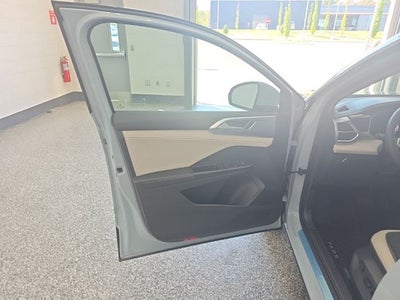 2027 Volkswagen Taos 1.5T SE