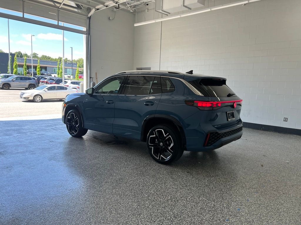 2026 Volkswagen Tiguan 2.0T SEL R-Line Turbo