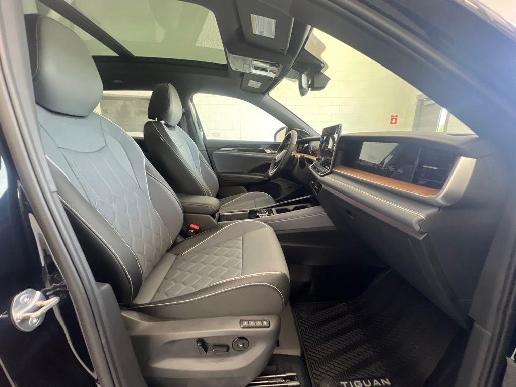 2026 Volkswagen Tiguan 2.0T SEL R-Line Turbo