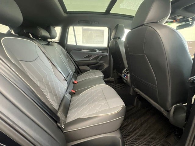 2026 Volkswagen Tiguan 2.0T SEL R-Line Turbo