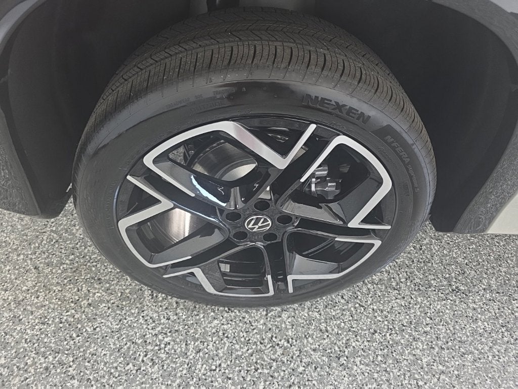2026 Volkswagen Tiguan SEL R-Line Turbo