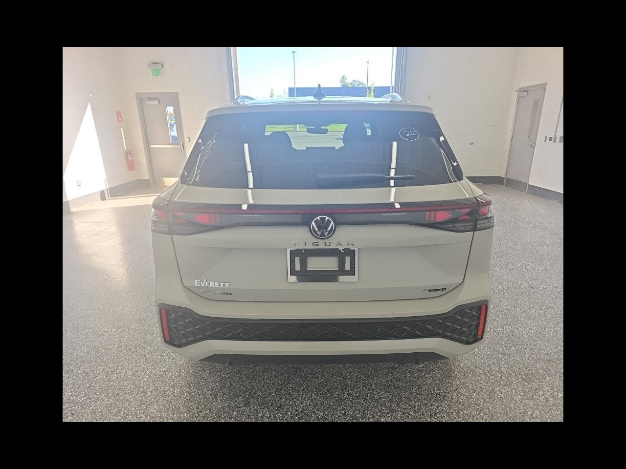 2026 Volkswagen Tiguan SEL R-Line Turbo