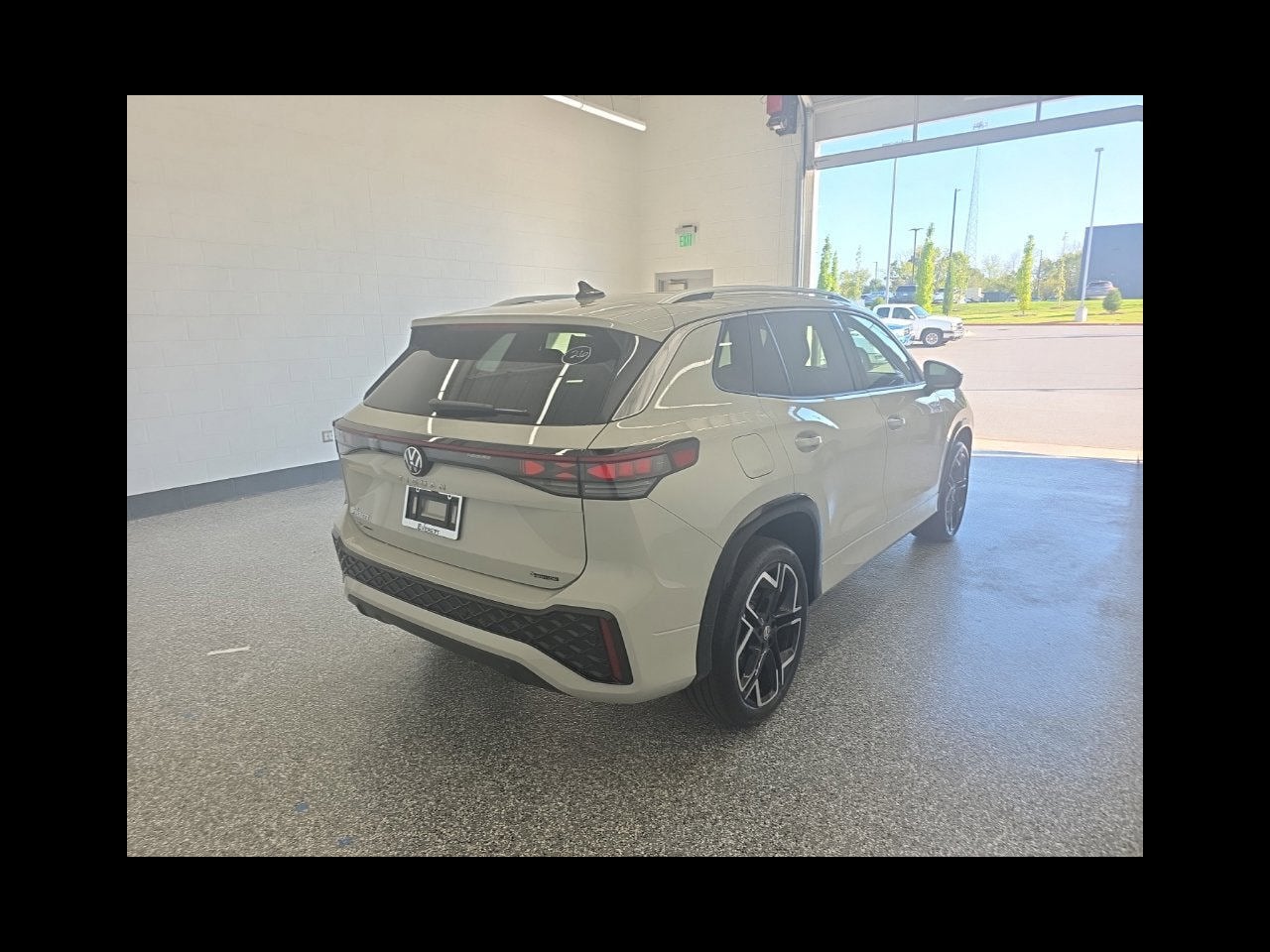 2026 Volkswagen Tiguan SEL R-Line Turbo