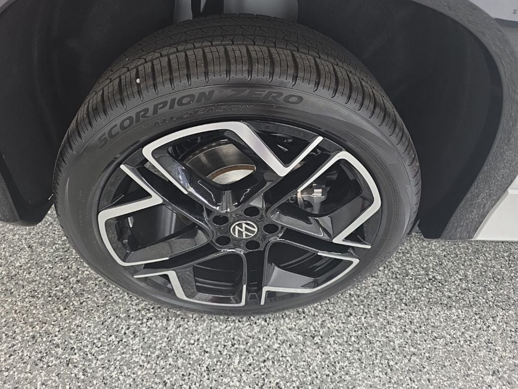 2026 Volkswagen Tiguan 2.0T SEL R-Line Turbo