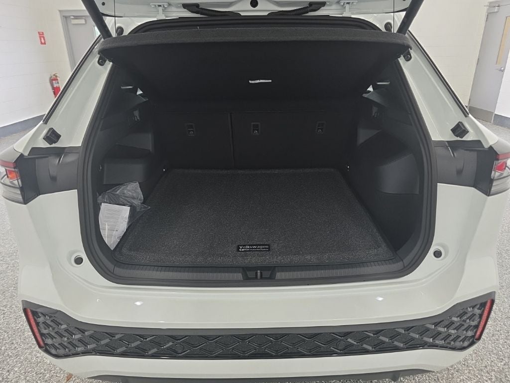 2026 Volkswagen Tiguan 2.0T SEL R-Line Turbo