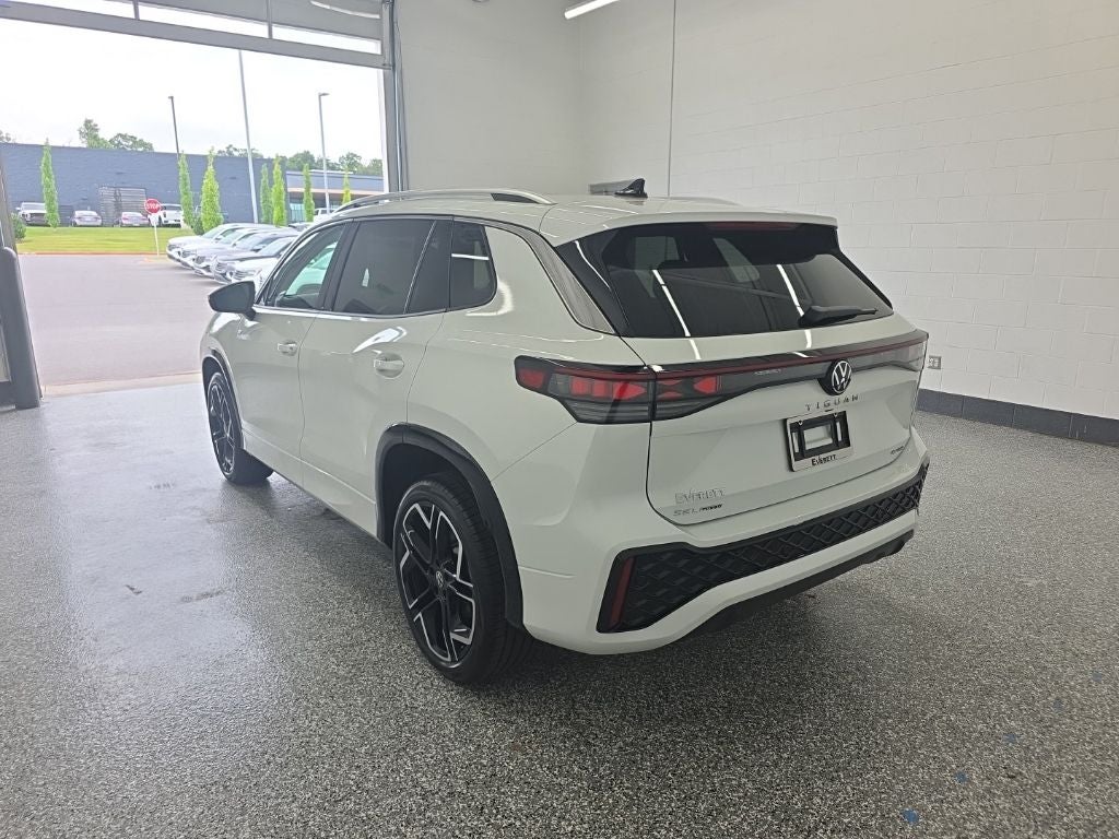 2026 Volkswagen Tiguan 2.0T SEL R-Line Turbo