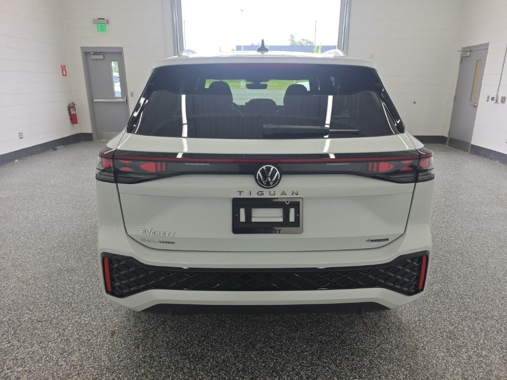 2026 Volkswagen Tiguan 2.0T SEL R-Line Turbo