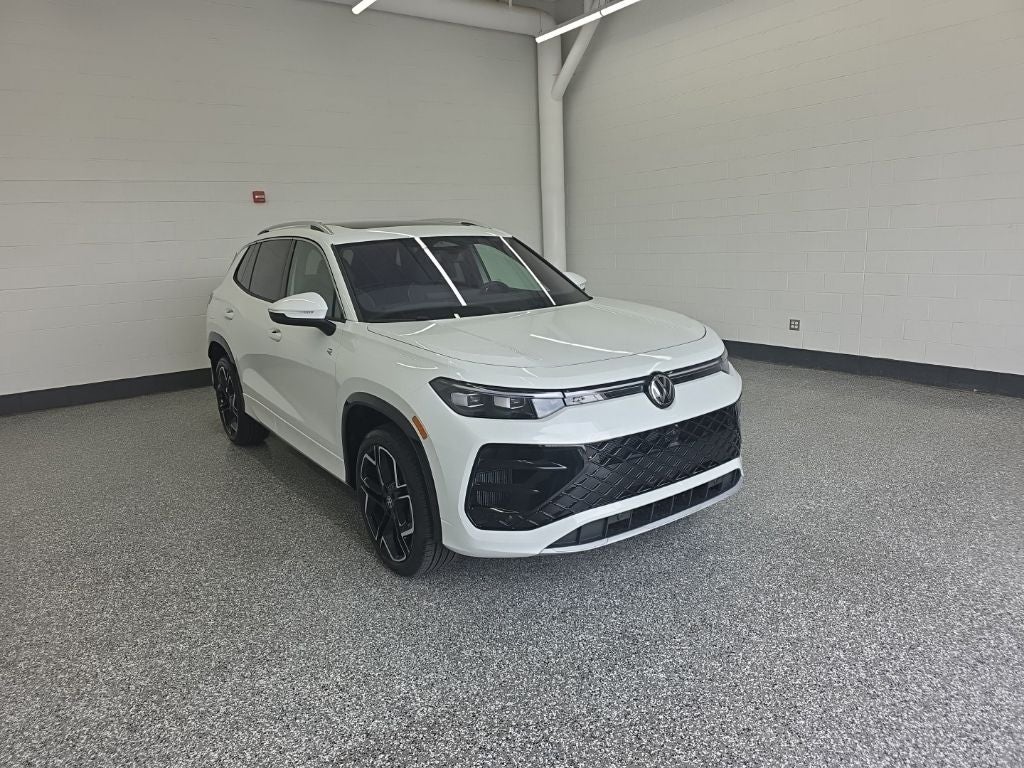 2026 Volkswagen Tiguan 2.0T SEL R-Line Turbo