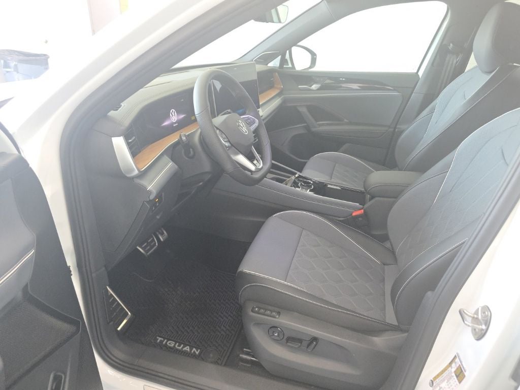 2026 Volkswagen Tiguan 2.0T SEL R-Line Turbo