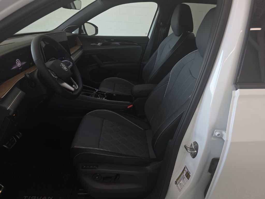 2026 Volkswagen Tiguan 2.0T SEL R-Line Turbo