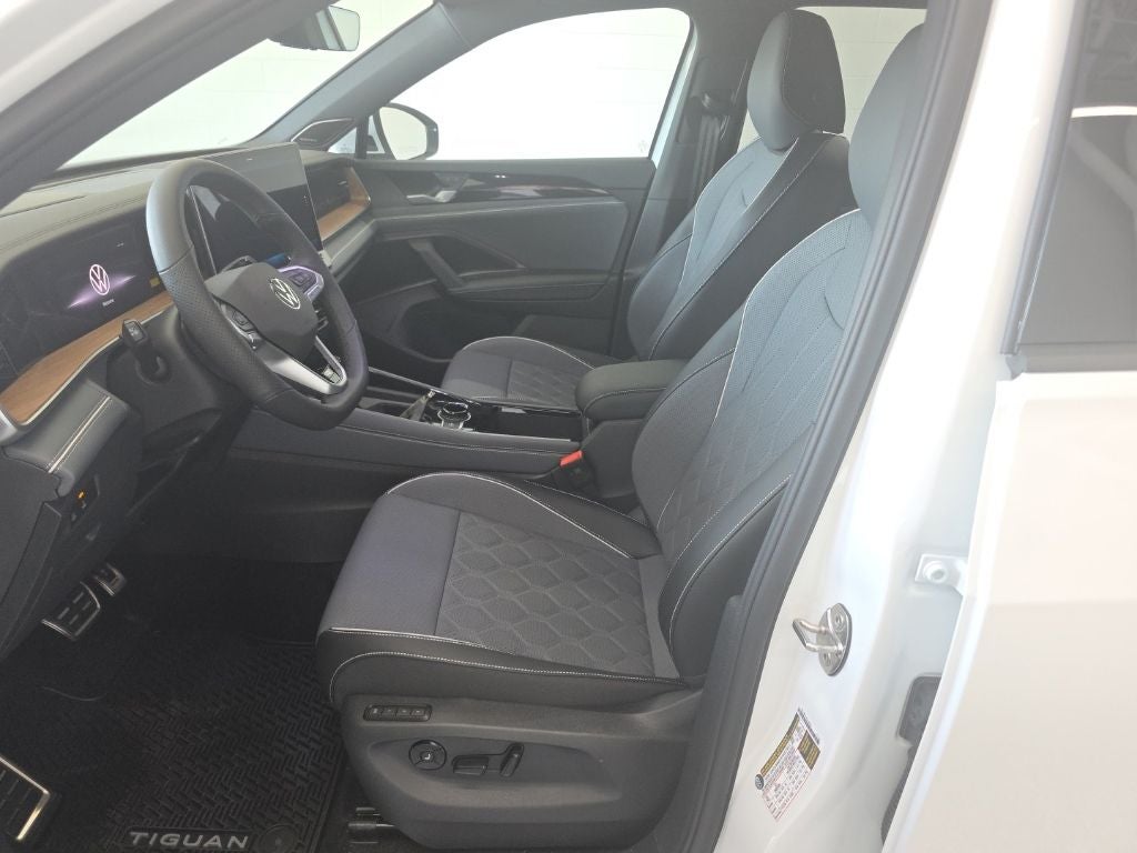 2026 Volkswagen Tiguan 2.0T SEL R-Line Turbo